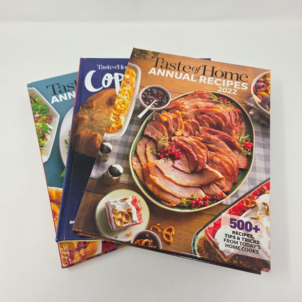 Lot of 3 Taste of Home Cookbooks Copycat Restaurant Favorites Annual Recipes